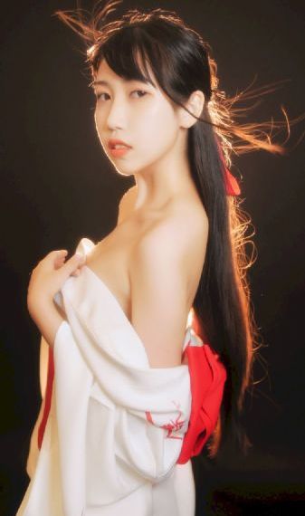 女朋友的母亲完整视频带翻译_超清电影完整版