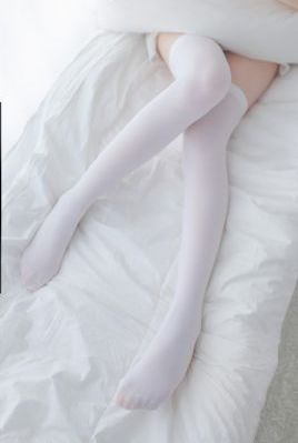《年轻的女教师》在线观看_超清在线观看完整版